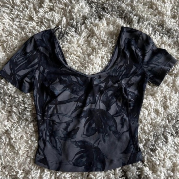 Lululemon Align T-shirt Botanical Bloom Anchor Multi. Size 2. - Picture 1 of 3